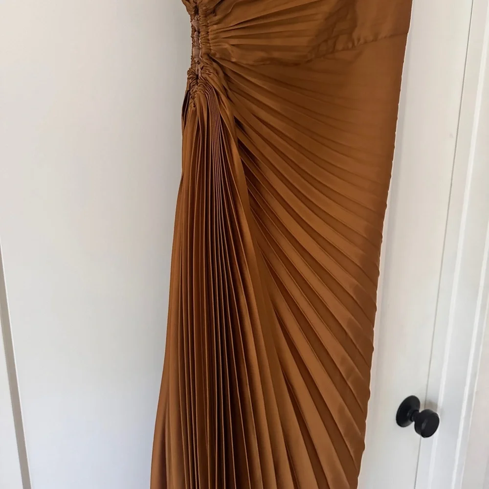 Vici One-Shoulder Pleated Copper Brown Asymmetrical Dress - Picture 9 of 11
